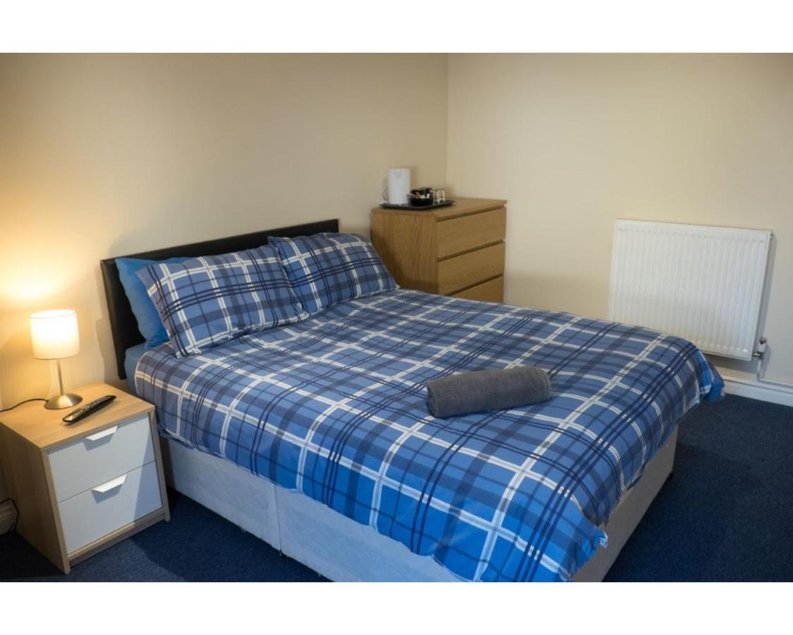 Oyo The Bell Hotel Hoddesdon Εξωτερικό φωτογραφία