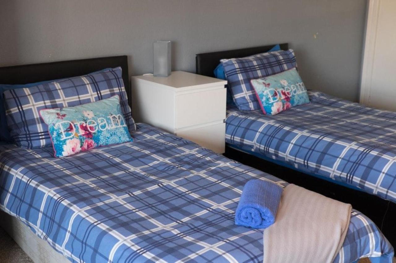 Oyo The Bell Hotel Hoddesdon Εξωτερικό φωτογραφία